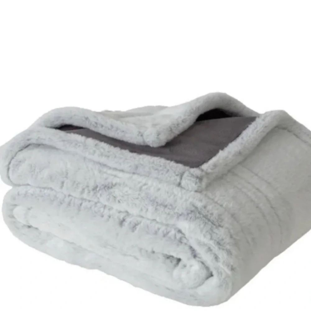 BERKSHIRE Heated Luxe Faux Fur Throw. Size: 50"x60" NWOT Final Sale - Picture 8 of 8